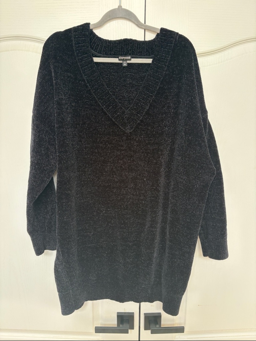 Express Black Chenille V-Neck Pullover Sweater
